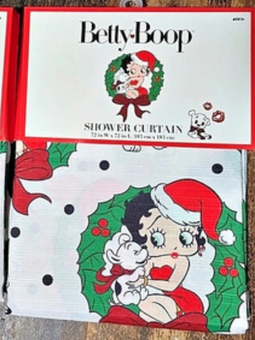 Betty Boop Christmas Wreath Shower Curtain Set